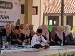 SMPN 1 KLANGENAN Gelar Peringatan Maulid Nabi 1446H /2024M