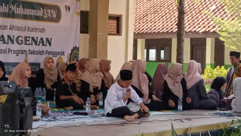 SMPN 1 KLANGENAN Gelar Peringatan Maulid Nabi 1446H /2024M
